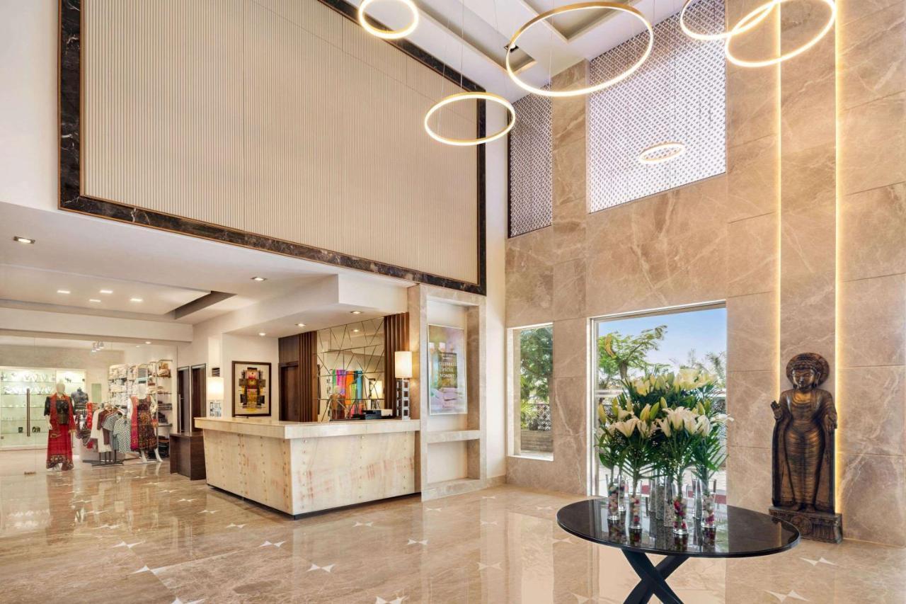 Ramada By Wyndham Jaipur North Hotel Eksteriør billede