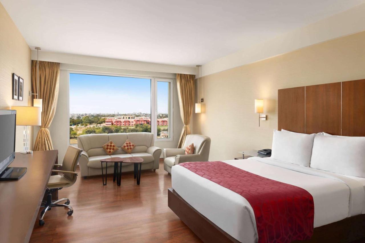 Ramada By Wyndham Jaipur North Hotel Eksteriør billede