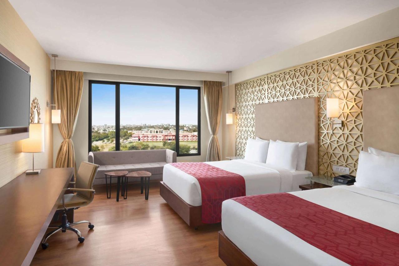 Ramada By Wyndham Jaipur North Hotel Eksteriør billede
