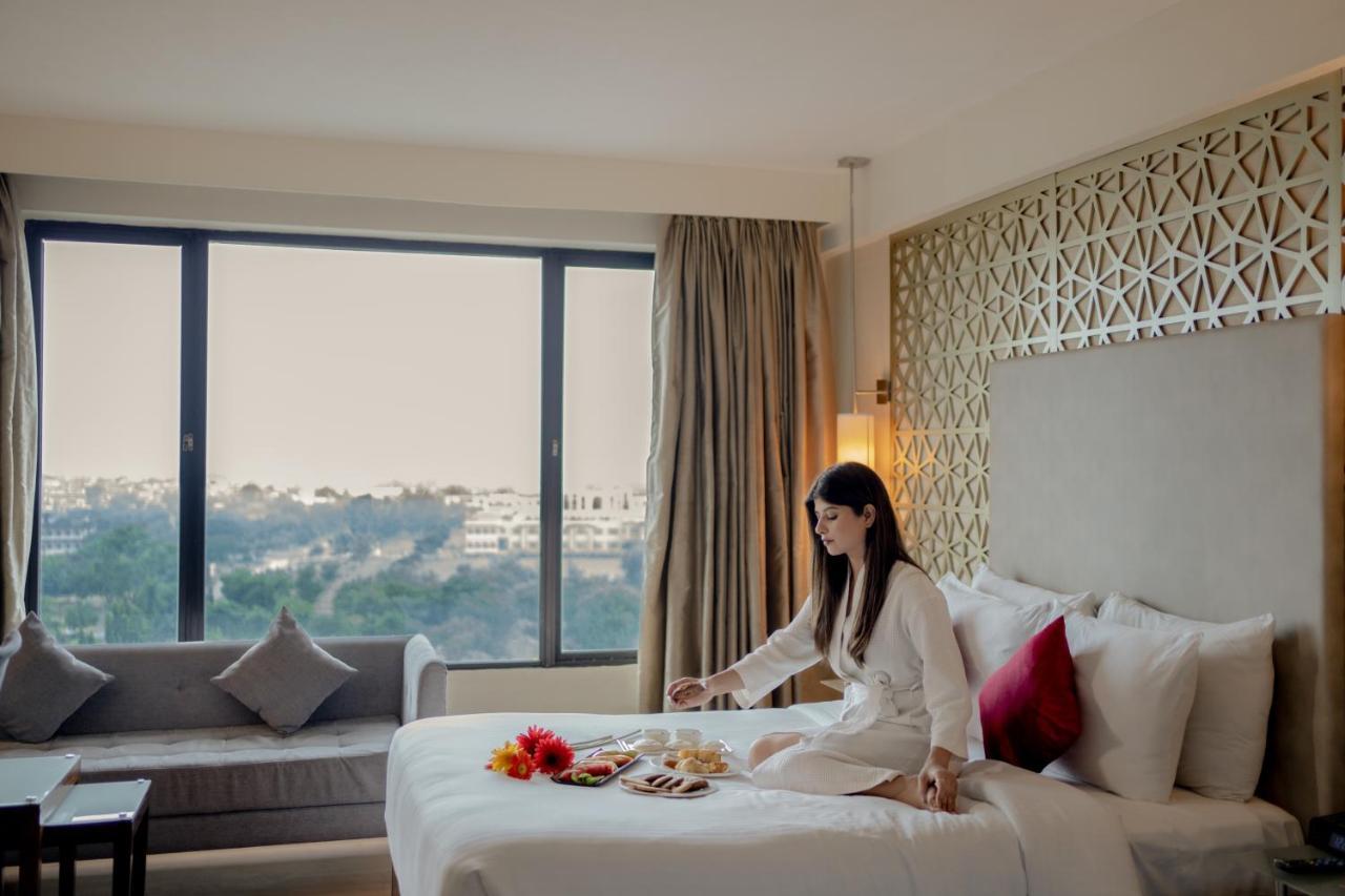 Ramada By Wyndham Jaipur North Hotel Eksteriør billede